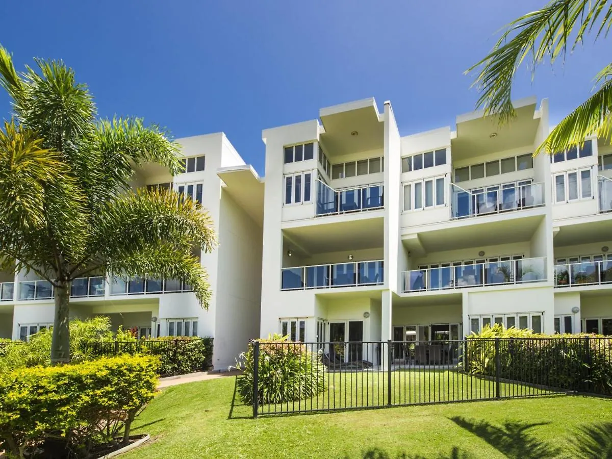 נלי ביי Beachside Apartment 14